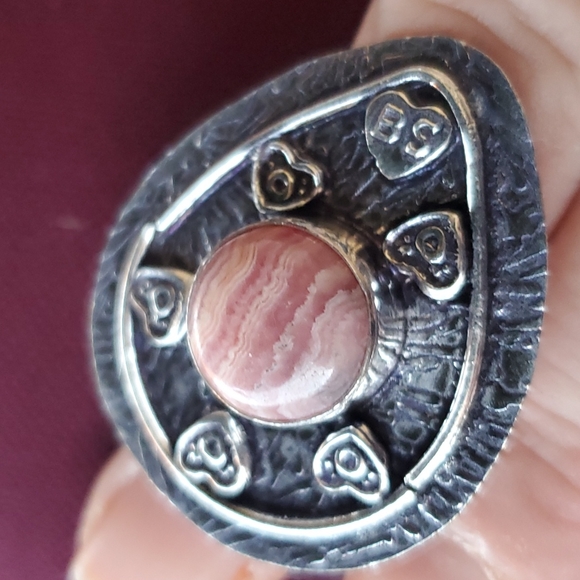 New Rhodochrosite Engraved Heart Shaped Silver Ring. - Picture 13 of 13